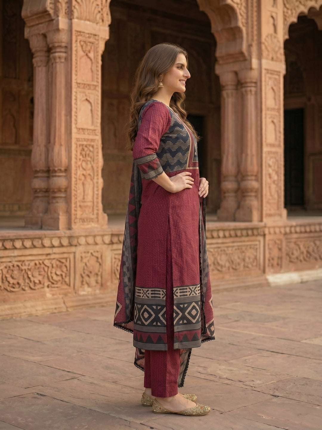 Geometric Printed Straight Kurta with Pant & Dupatta - Mauve