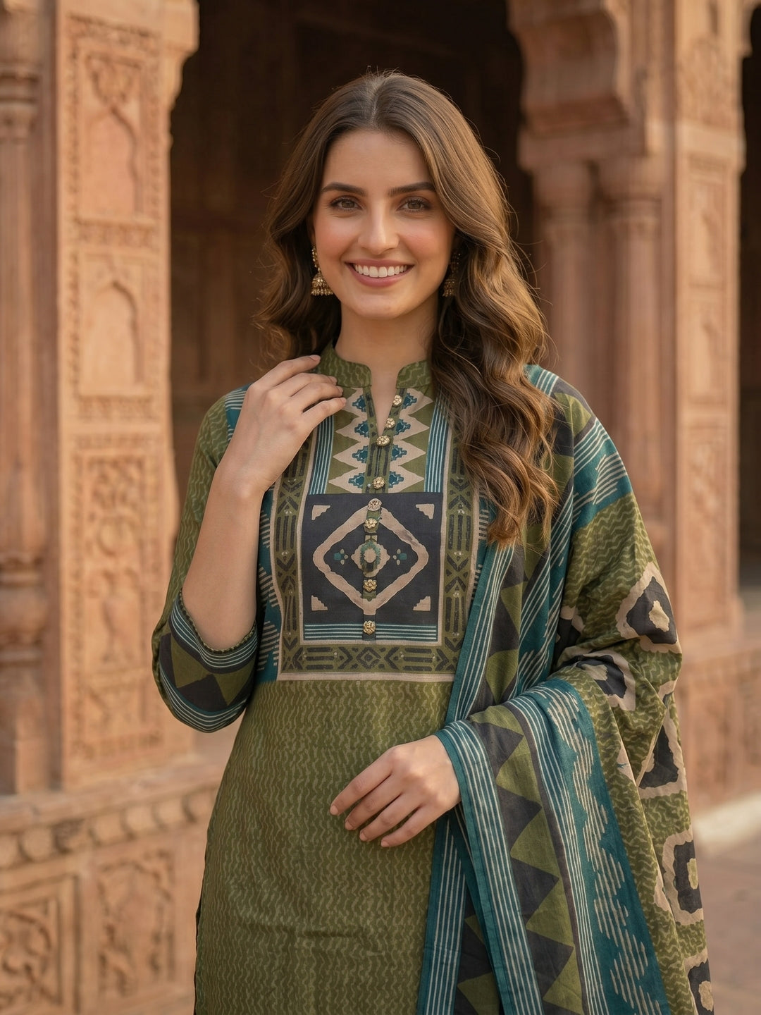 Geometric Printed Straight Kurta with Pant & Dupatta - Green