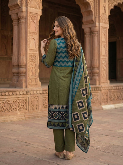 Geometric Printed Straight Kurta with Pant & Dupatta - Green