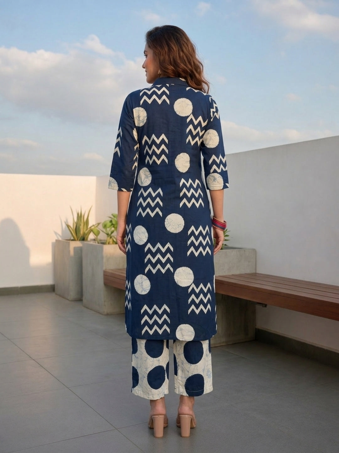Navy Blue Geometric Printed Kurta Set with Straight Pant