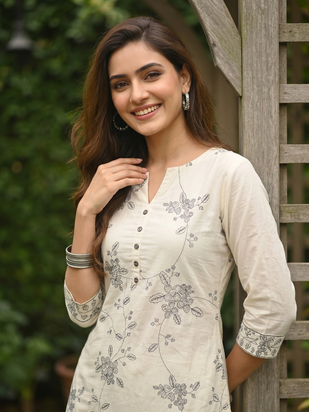 Solid Floral Embroidered Straight Kurta with Pant and Dupatta - Off White