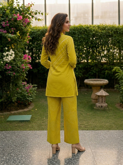 Lime Green Leheriya Printed Straight Kurta with Bandhej-Inspired Pyjama