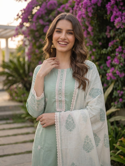 Thread Ari & Mirror Embroidered Kurta with Pyjama and Dupatta - Green