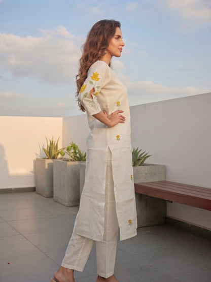 Floral Thread Embroidered Straight Kurta with Pant and Dupatta - Off White