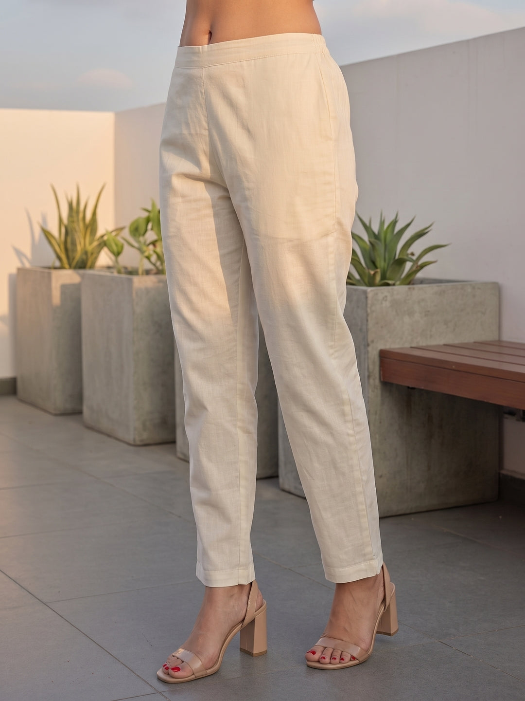 Floral Thread Embroidered Straight Kurta with Pant and Dupatta - Off White