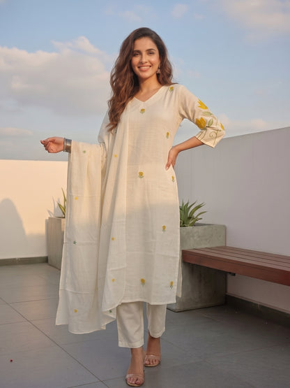 Floral Thread Embroidered Straight Kurta with Pant and Dupatta - Off White