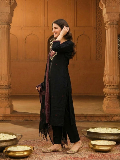 Black & Gold Embellished Kurta and pant & Dupatta