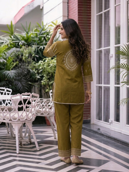 Mehendi Green Solid Cotton Straight Kurta Co-ord Set with Ethnic Embroidery, Mandarin Collar & Crochet Lace Pant