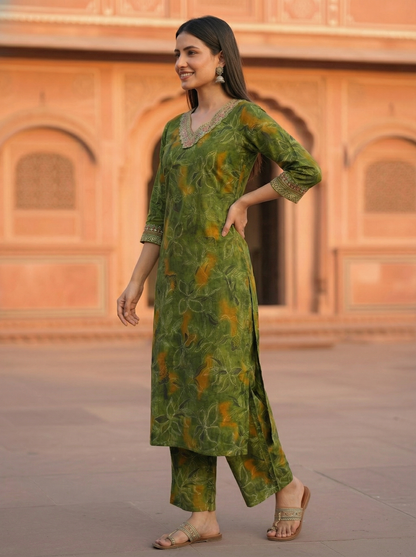 Floral Printed Embroidered Straight Fit Kurta - Green