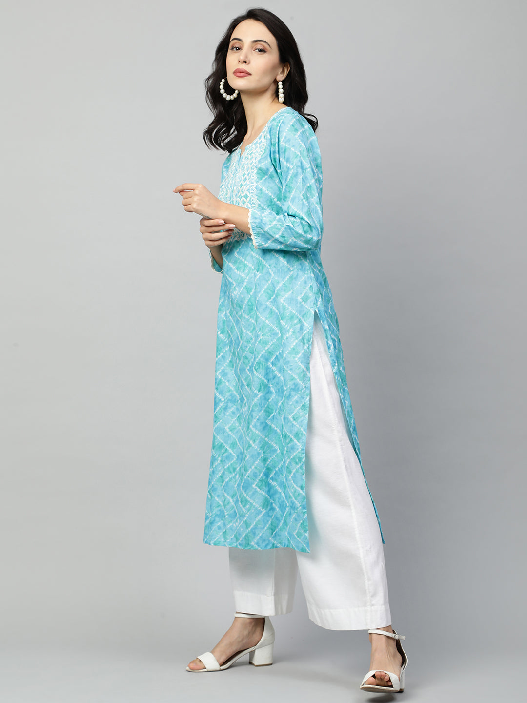 What To Wear When: Kurtas don't always make you look like a behenji. |  Office wear women work outfits, Dresses with leggings, Indian outfits