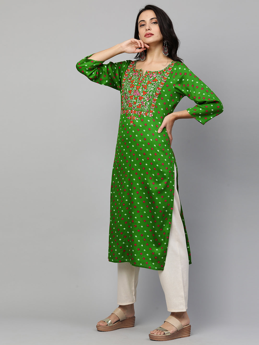 Bandhani & Floral Embroidered Straight Kurta - Green