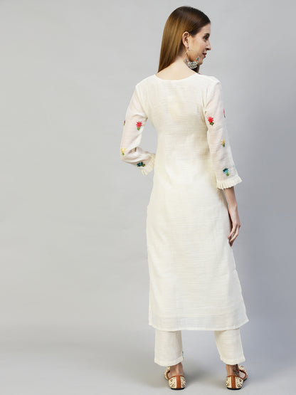 Floral Hand Embroidered Hand Embroidered Straight Fit Kurta with Pants - Off White