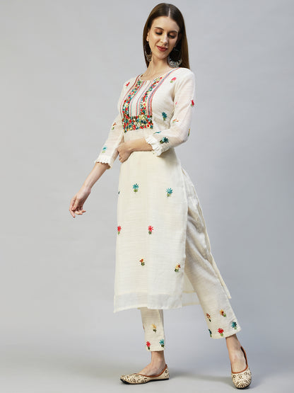 Floral Hand Embroidered Hand Embroidered Straight Fit Kurta with Pants - Off White