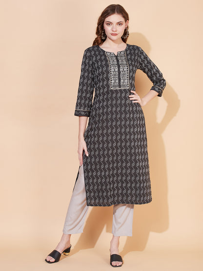 Kantha Woven & Embroidered Straight Fit Kurta – Parrot Green