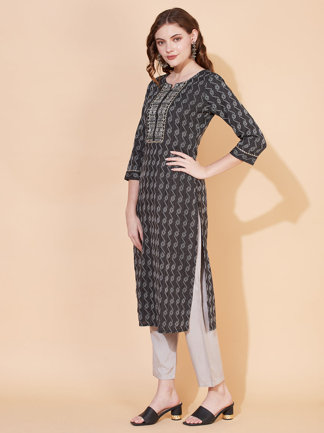 Kantha Woven & Embroidered Straight Fit Kurta – Parrot Green