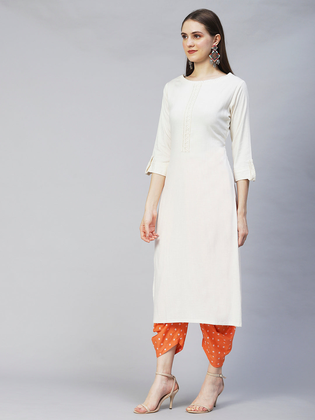 Ethnic Embroidered Straight Fit Kurta – Off White