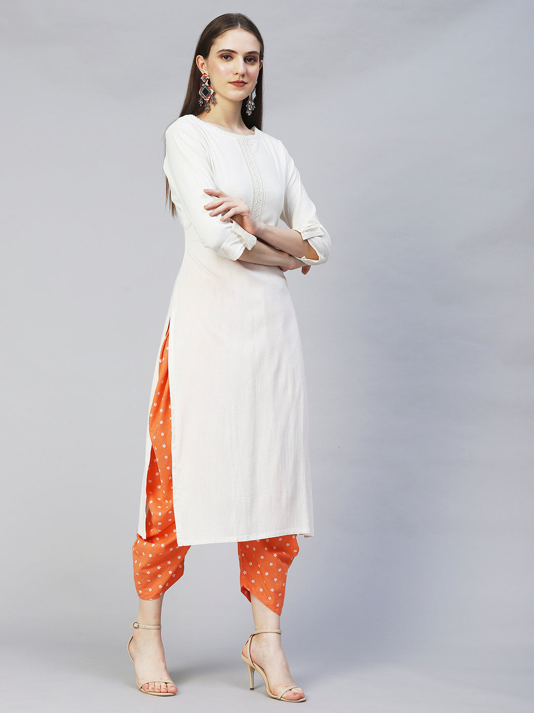 Ethnic Embroidered Straight Fit Kurta – Off White