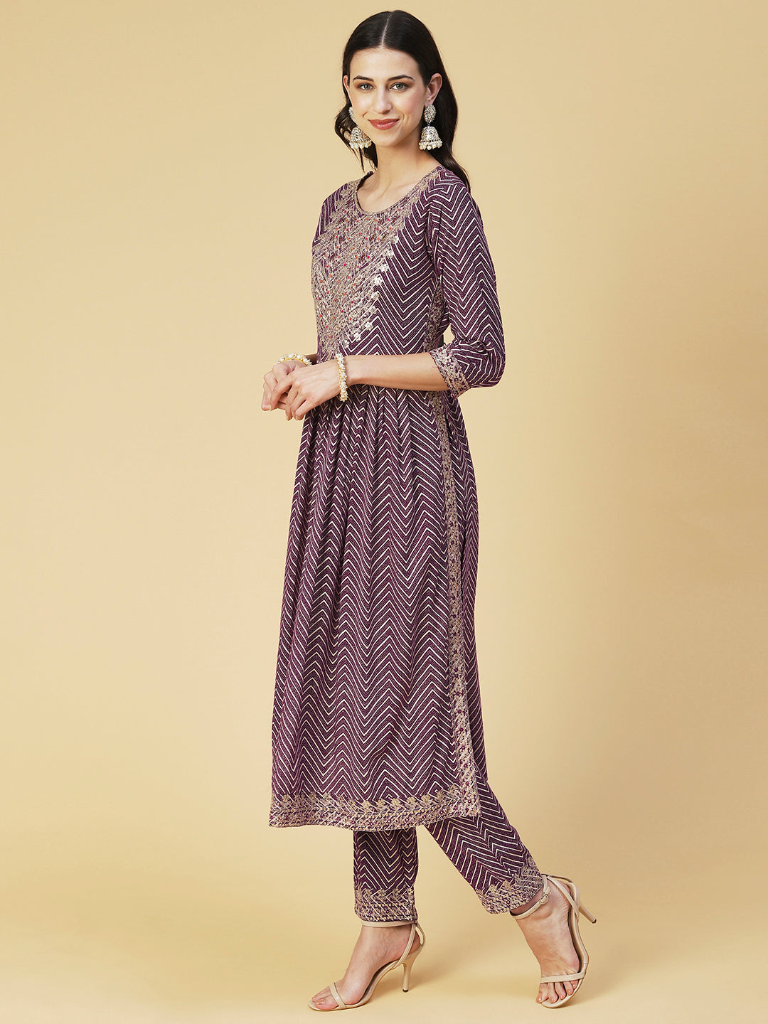 Chevron Printed Embroidered Kurta With Pants & Dupatta - Burgundy