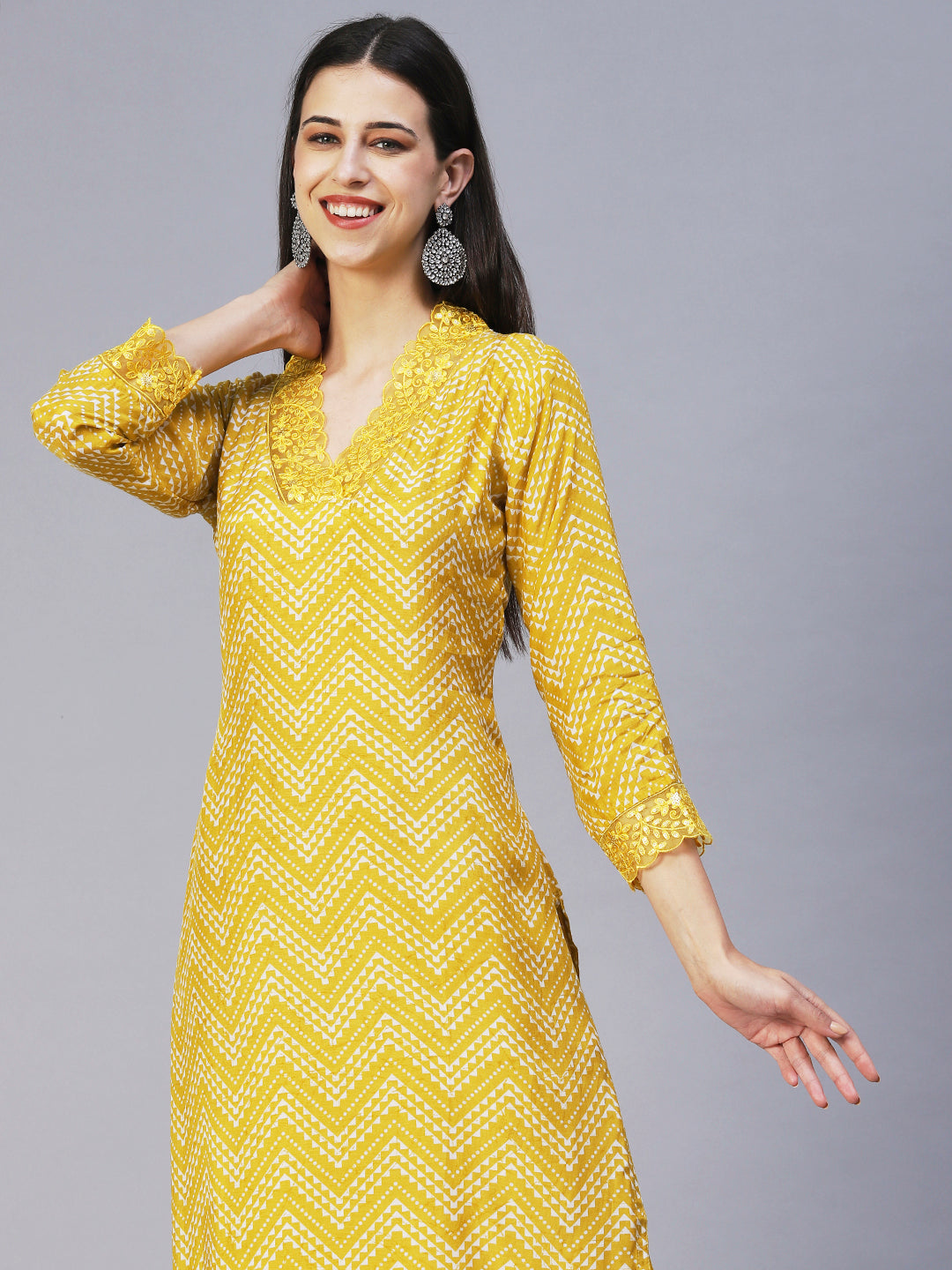 Geometric Printed Scallop Lace Kurta With Pants & Embroidered Dupatta - Yellow
