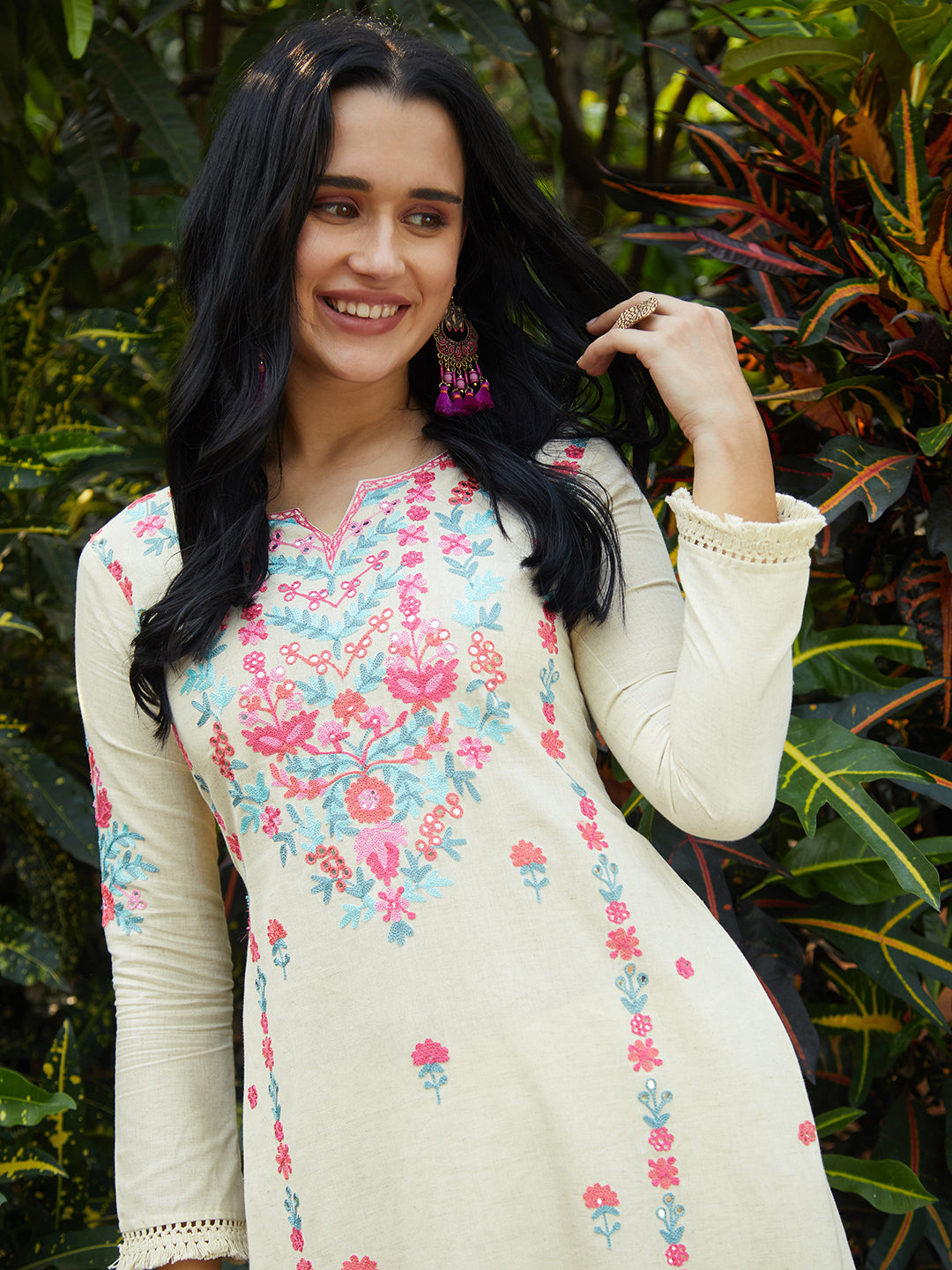 Floral Embroidered Straight Fit Kurta with Pant - Off White