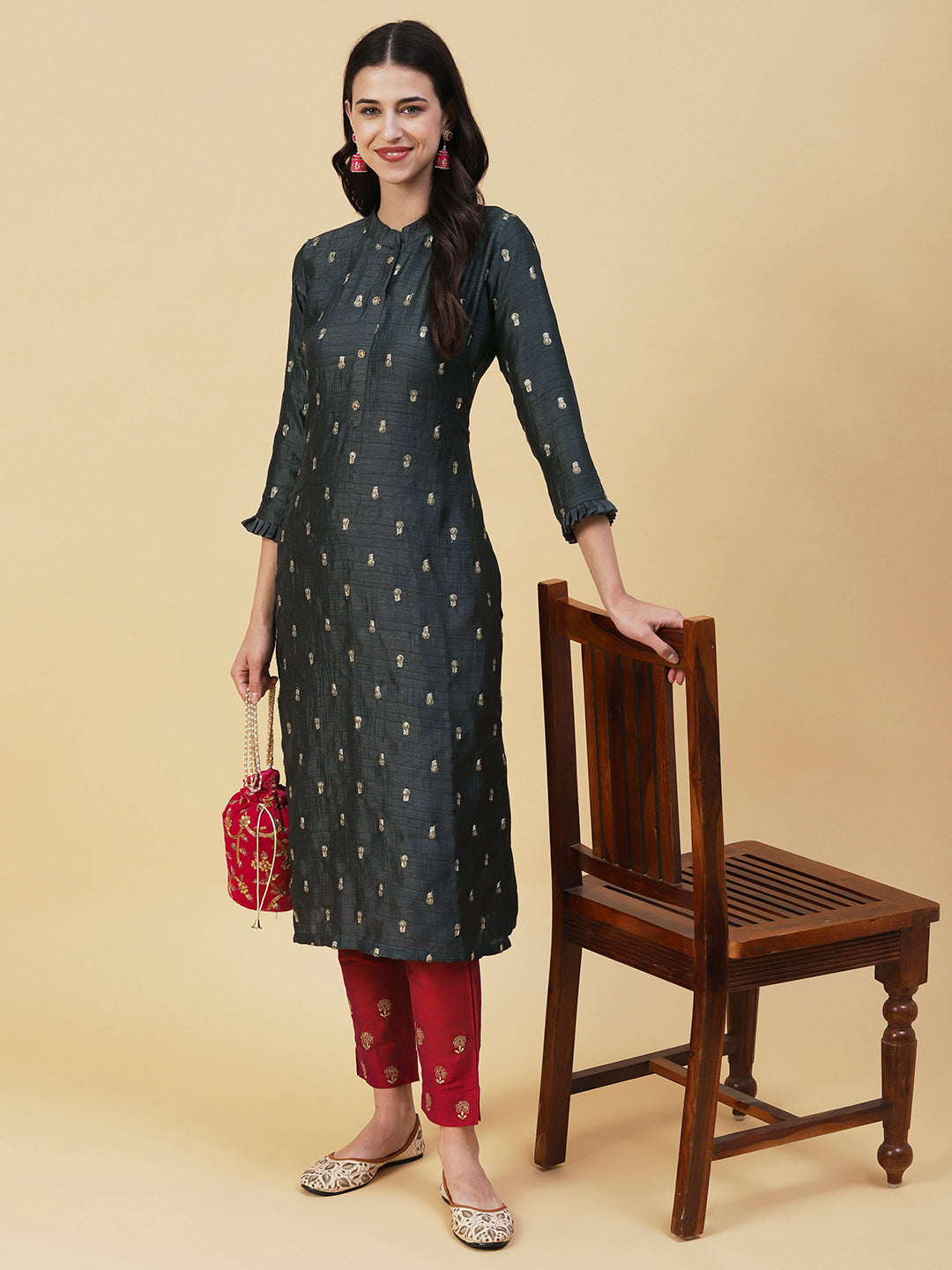 Solid Zari & Sequins Embroidered Floral Kurta - Charcoal