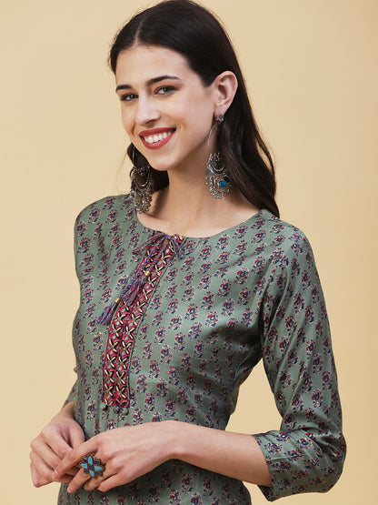 Ethnic Printed Straight Fit Kurta with Pant - Green