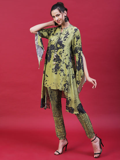 Abstract Printed Embroidered Shell Embellished Bell Sleeves Kurta With Pants - Lime Green