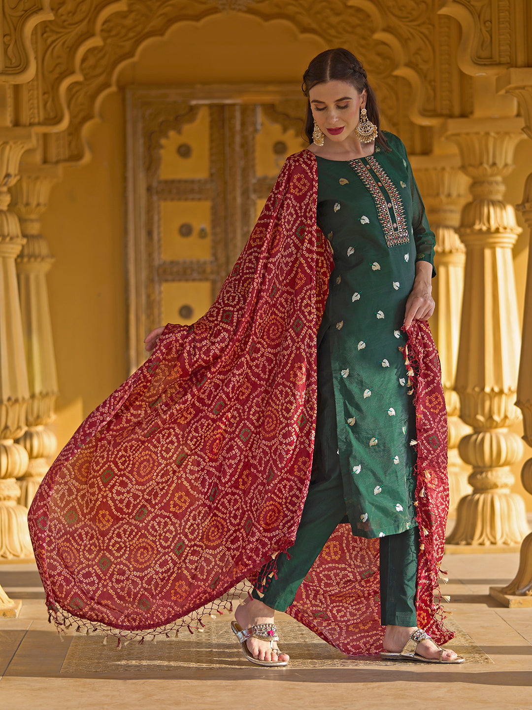 Black dress hotsell with bandhani dupatta