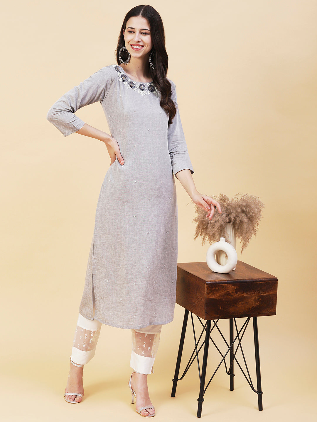 Floral Hand Embroidered Straight Fit Kurta - Grey