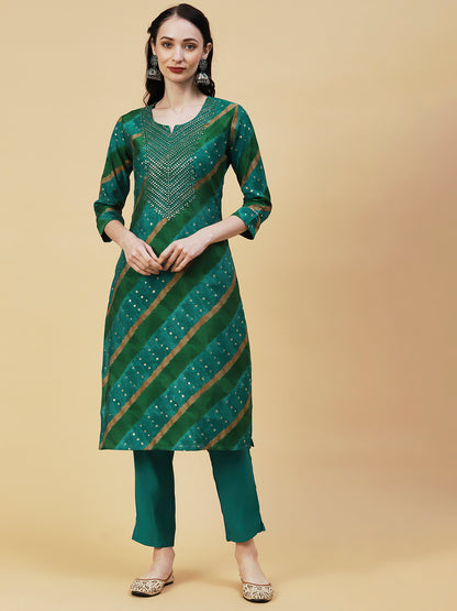 Lehriya & Foil Printed Mirror & Resham Embroidered Kurta With Pants - Green