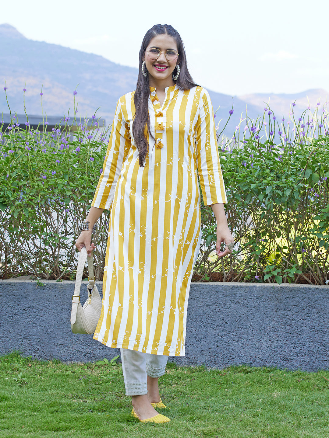 Floral & Stripes Printed Straight Fit Kurta - Mustard